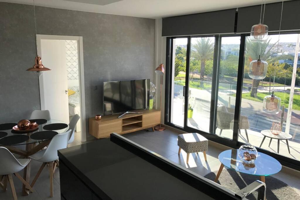 Sun Terrace Apartment Torrevieja Exterior photo